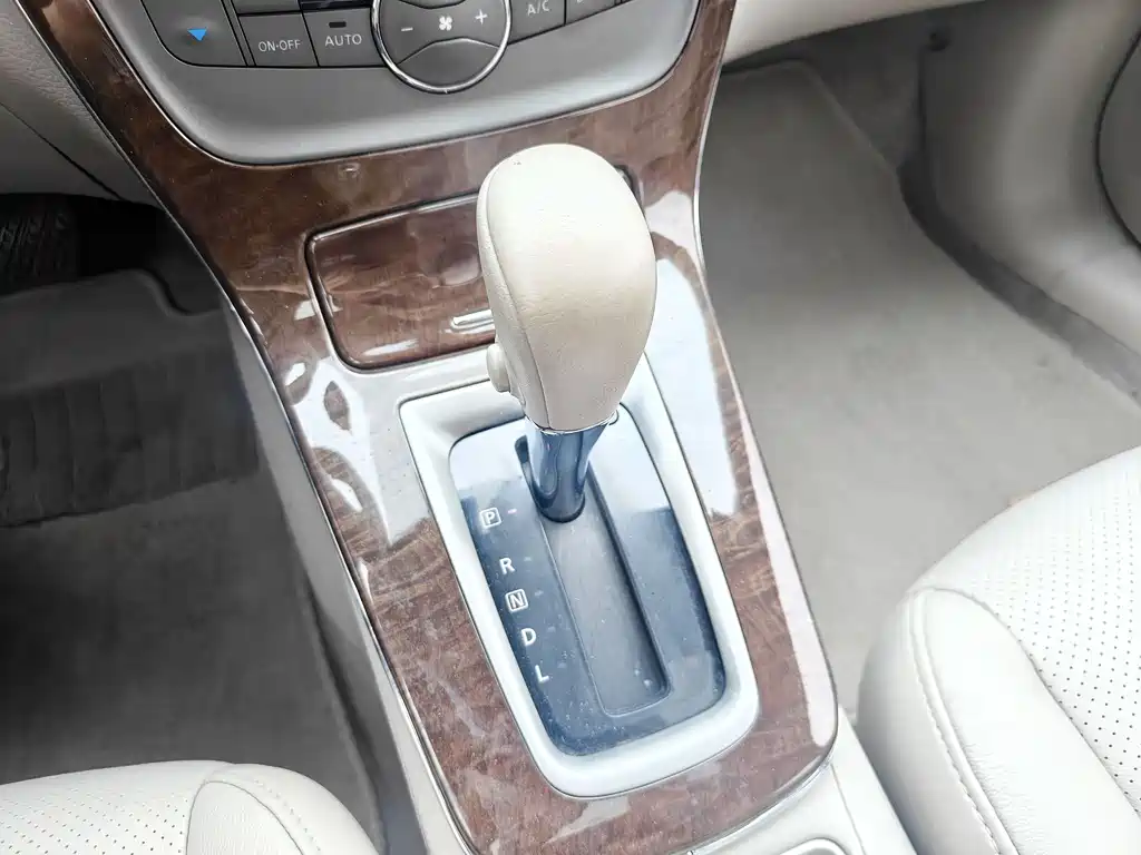 Nissan Sylphy 2013 — фото 20