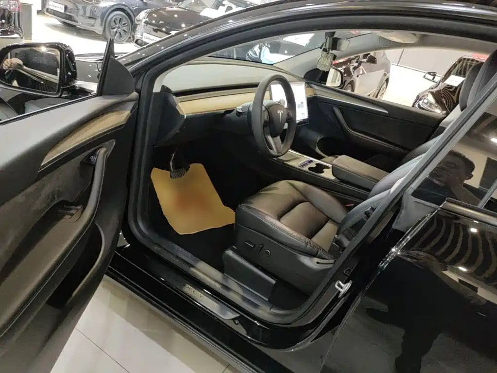 Tesla Model Y 2021 — фото 16