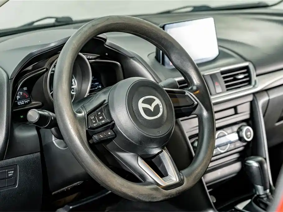 Mazda 3 Axela 2017 — фото 10