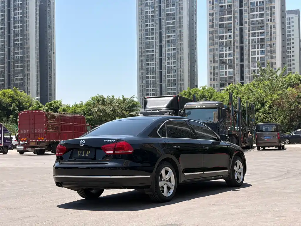 Volkswagen Passat 2015 — фото 14