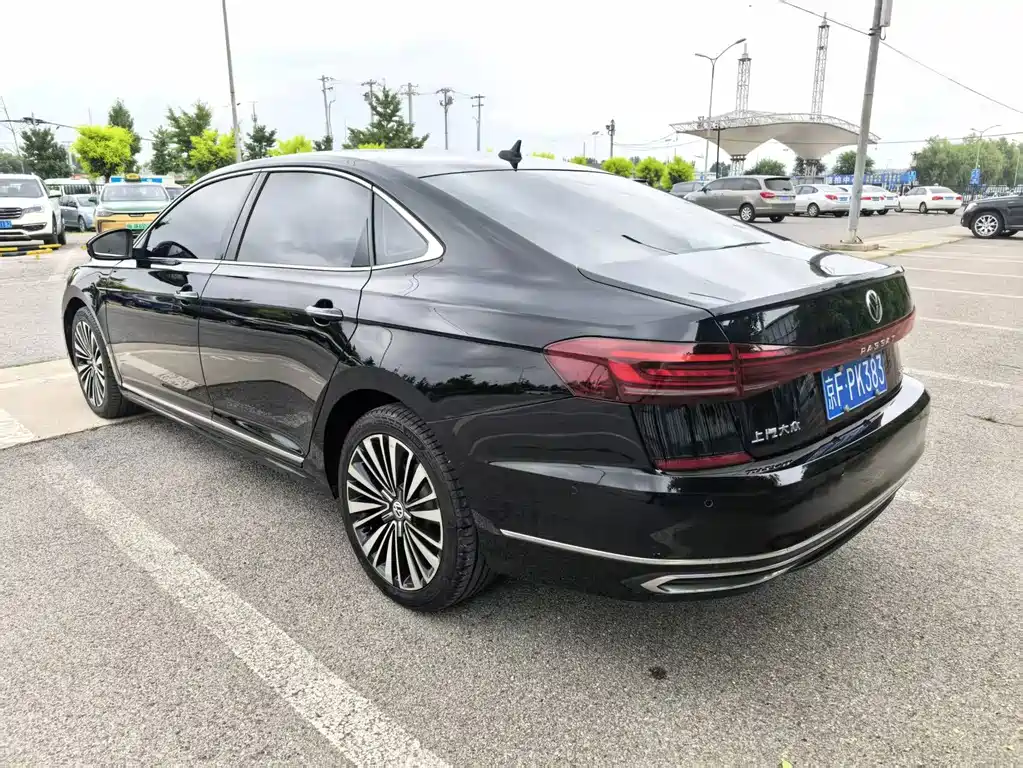 Volkswagen Passat 2023