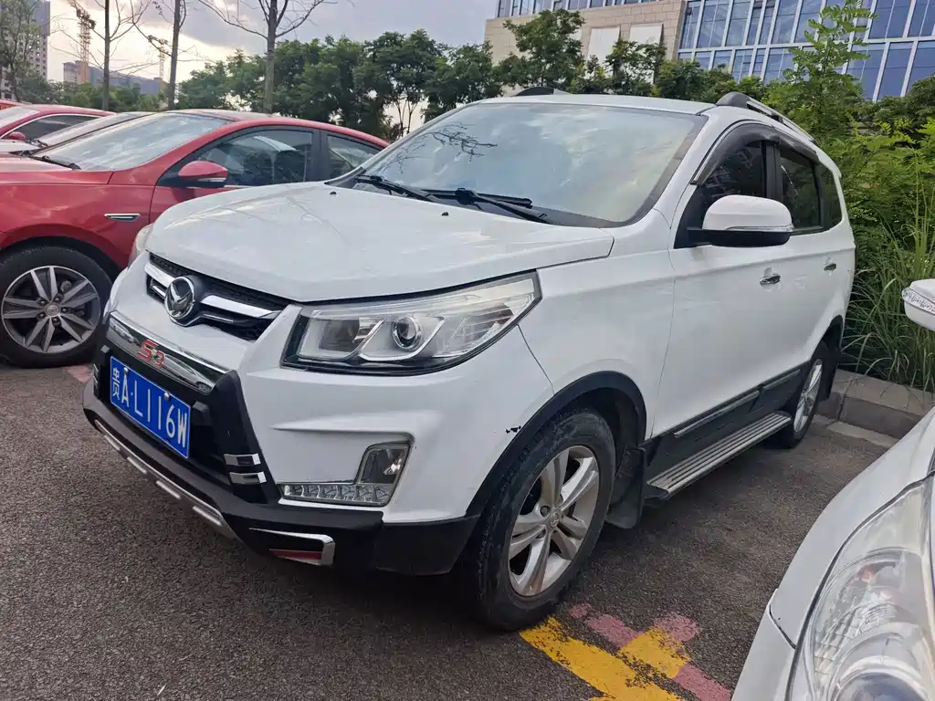 BAIC Huansu S3 2015 — фото 1