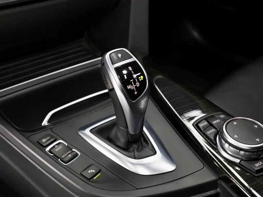 BMW 3 Series GT 2016 — фото 14
