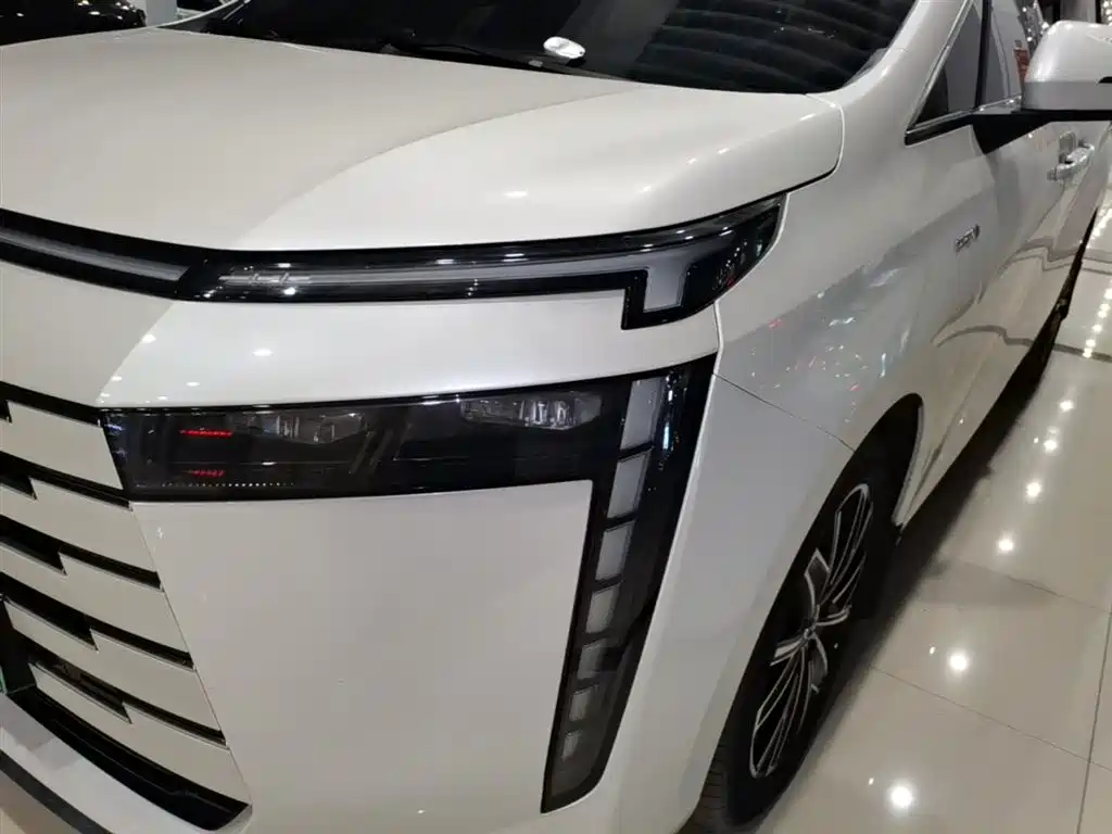 GAC Motor E8 PHEV 2024 — фото 24