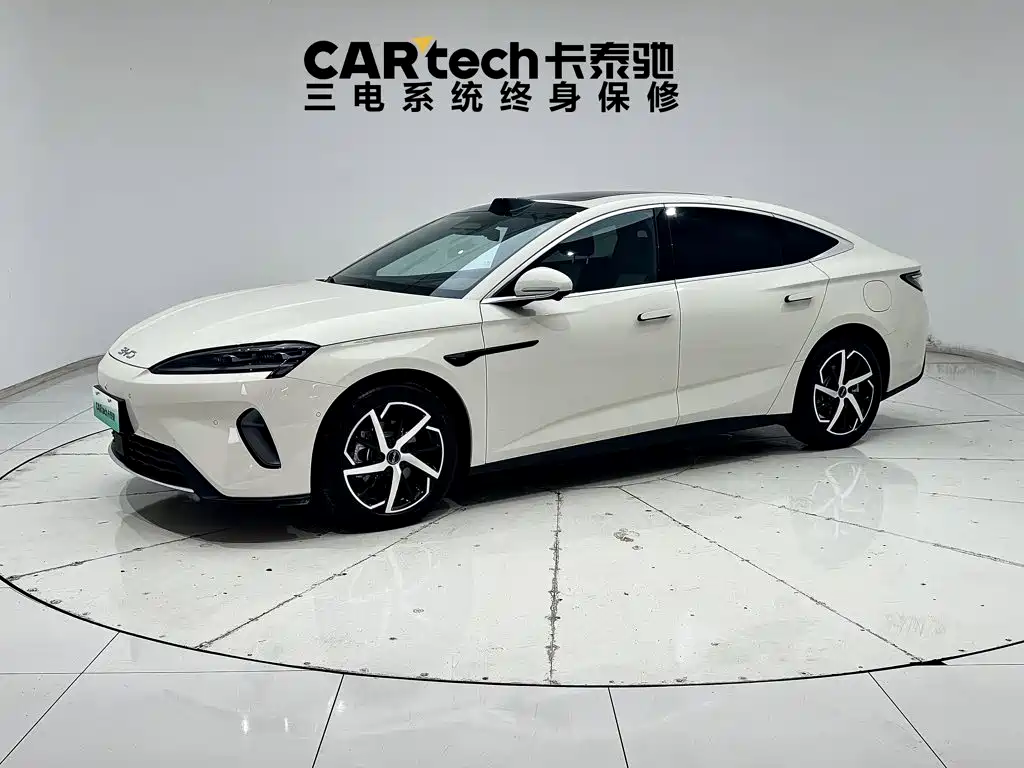 BYD Seal 07 DM-i 2025 — фото 1