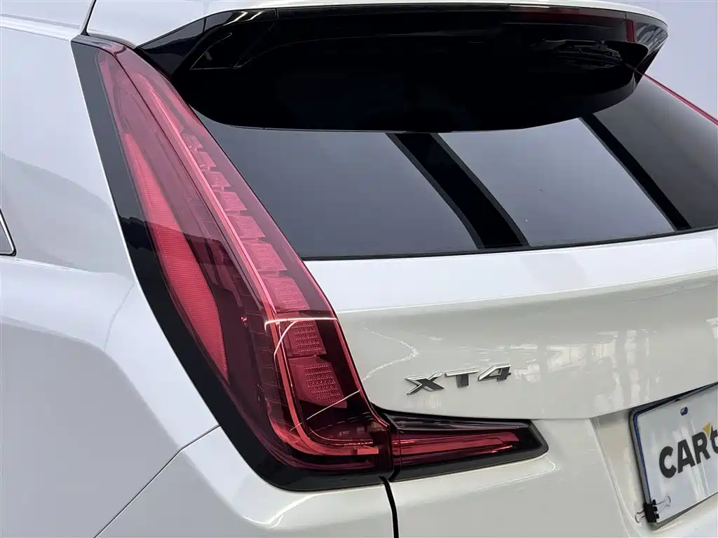 Cadillac XT4 2019 — фото 10