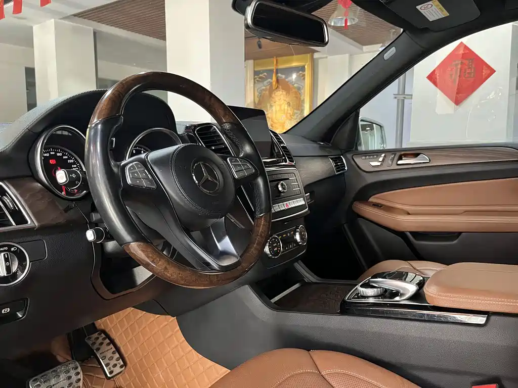 Mercedes-Benz GLS 2016 — фото 12