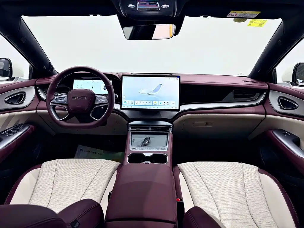 BYD Seal 07 DM-i 2025 — фото 12
