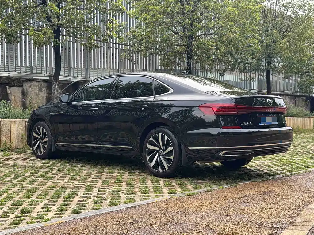 Volkswagen Passat 2024