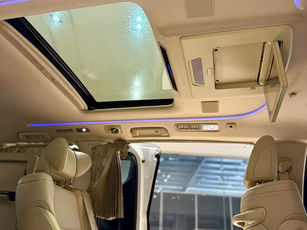Toyota Alphard 2018 — фото 13