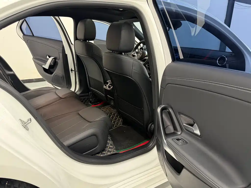 Mercedes-Benz A-Class 2023 — фото 18
