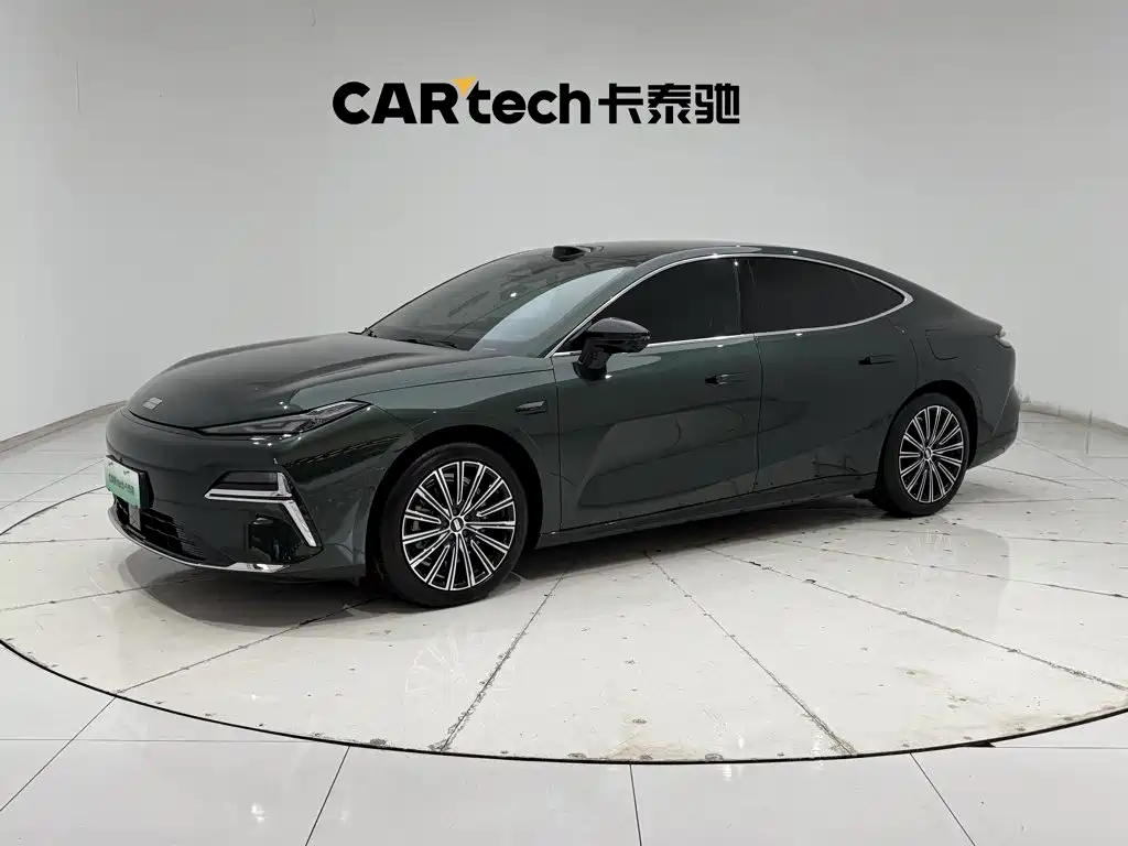 Geely Galaxy Starshine 8 2025 — фото 1