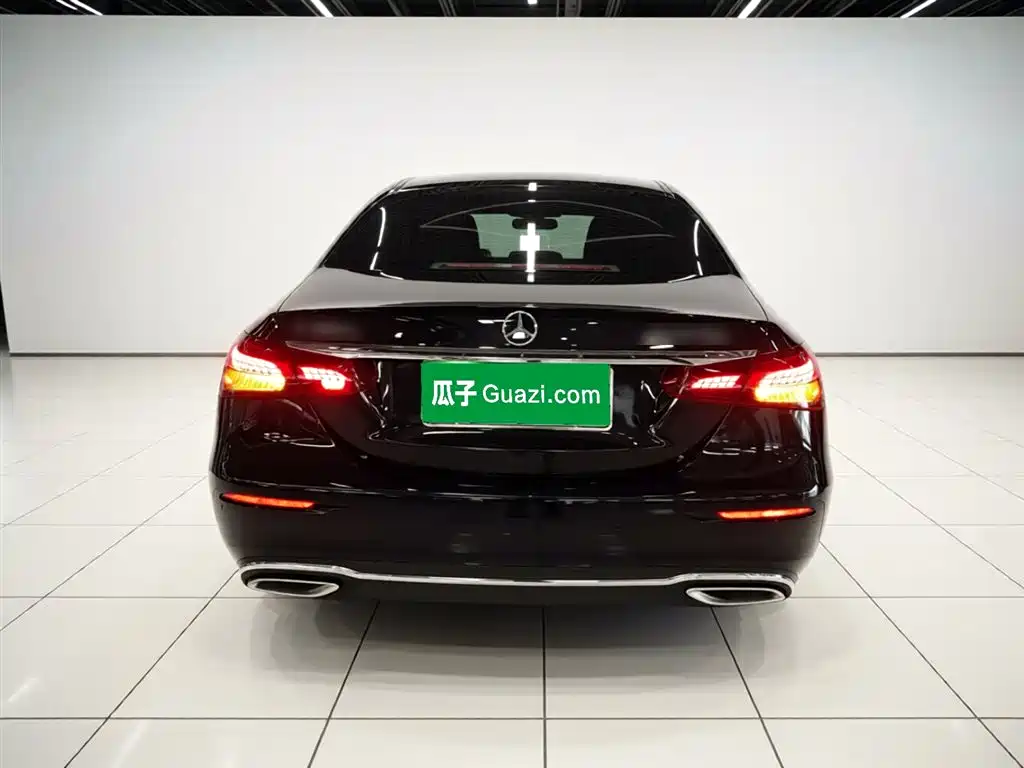 Mercedes-Benz E-Class 2023 — фото 6