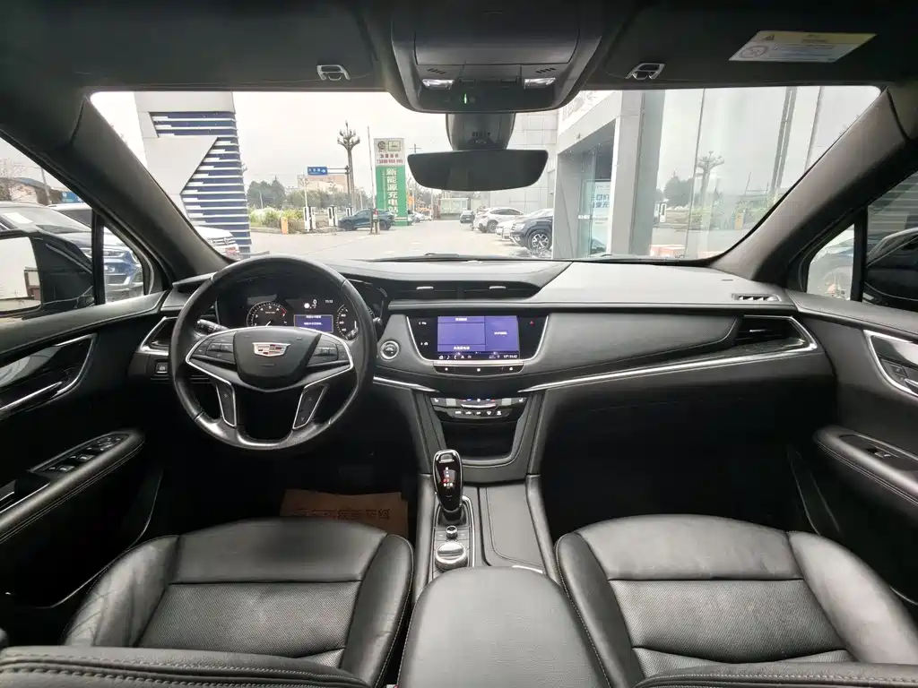 Cadillac XT5 2020 — фото 11