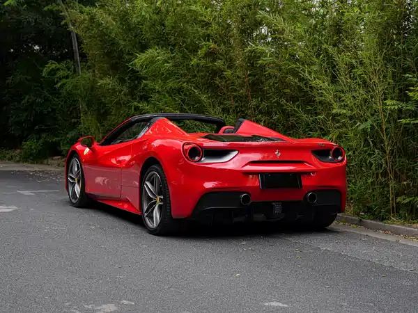 Ferrari 488 2019