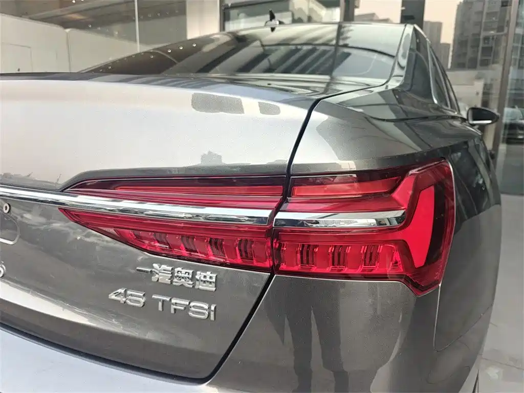 Audi A6L 2024 — фото 14