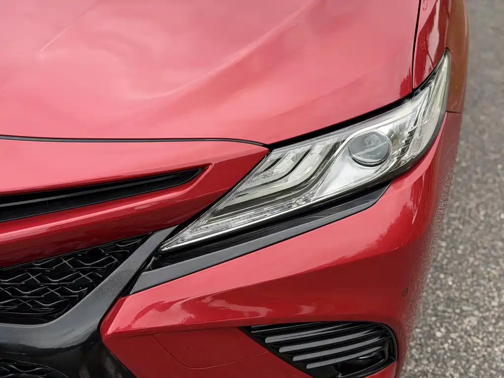 Toyota Camry 2018 — фото 4