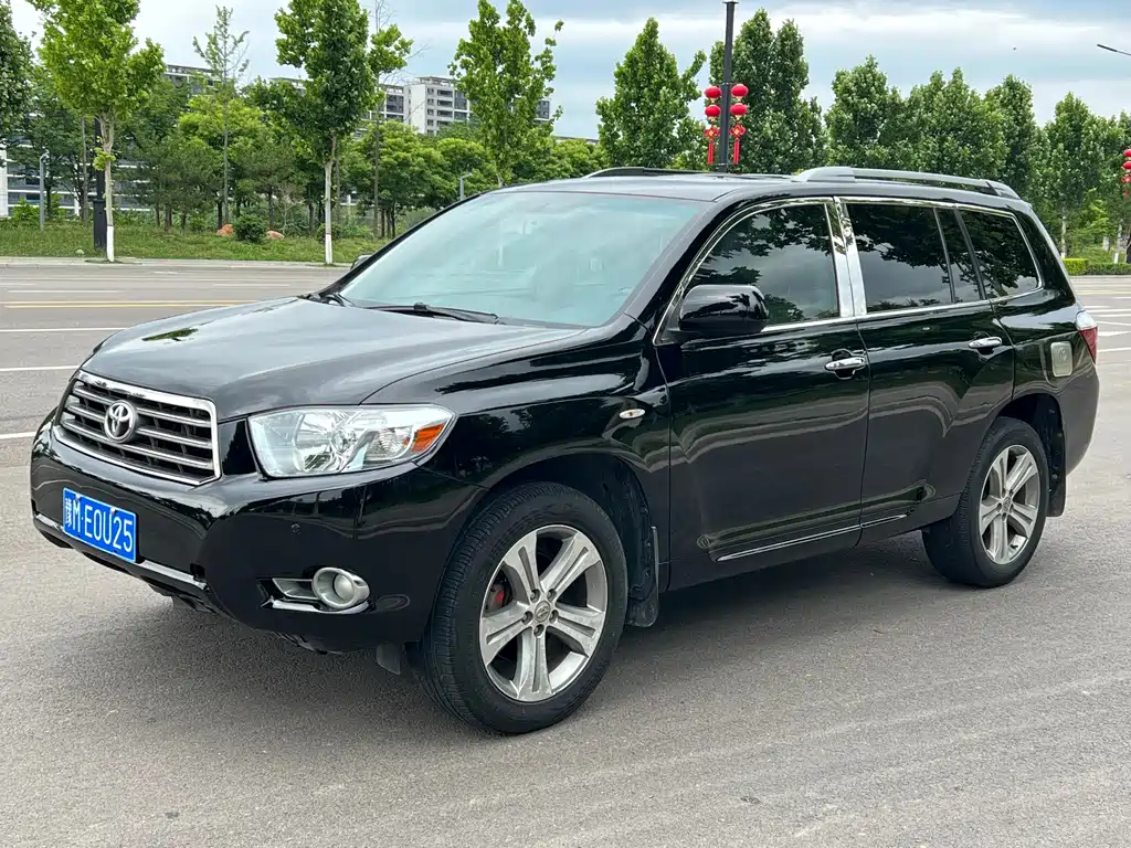 Toyota Highlander 2012 — фото 1
