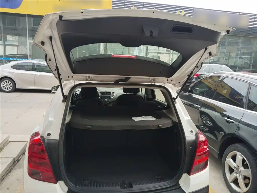 Chevrolet Trax 2016 — фото 15