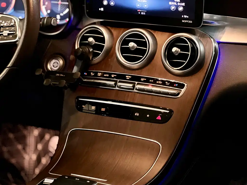 Mercedes-Benz GLC 2021 — фото 12