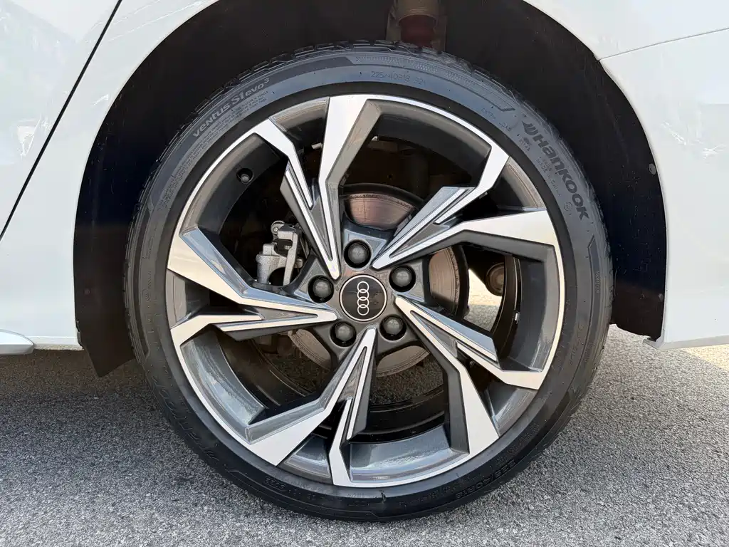 Audi A3 2023 — фото 25