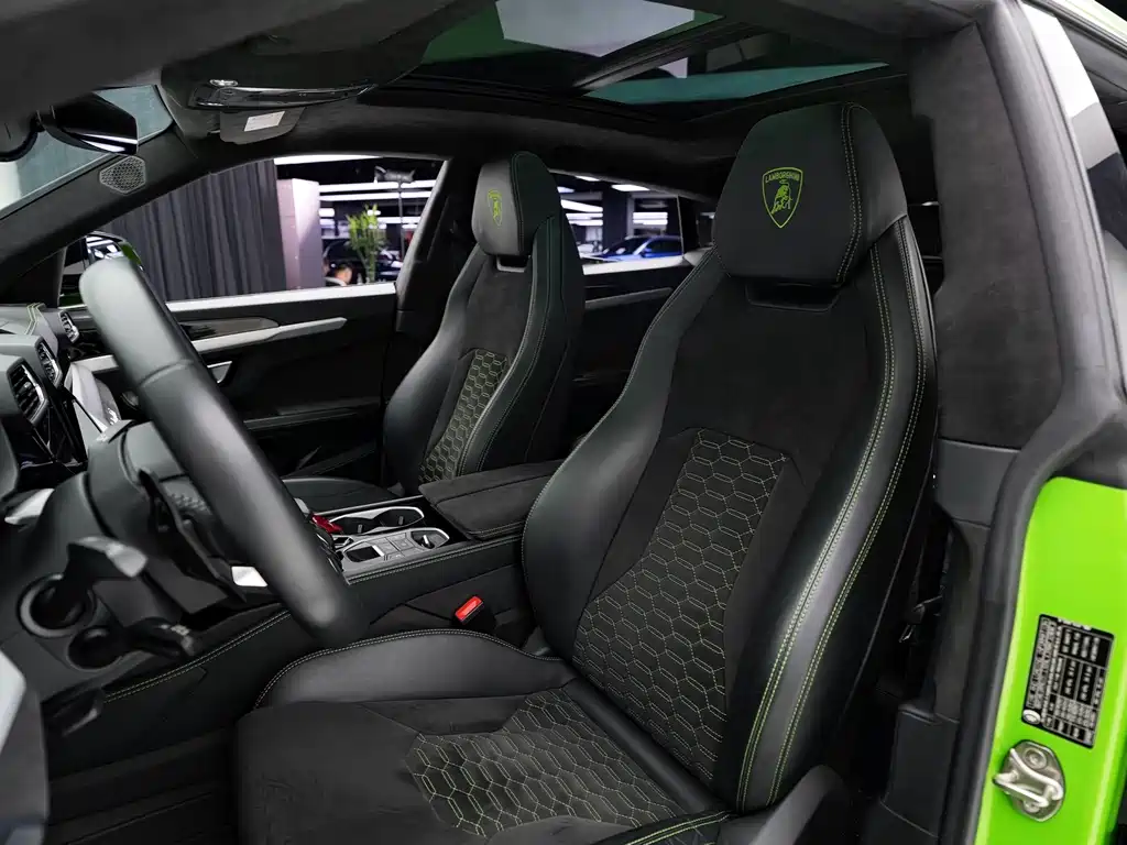 Lamborghini Urus 2021 — фото 11