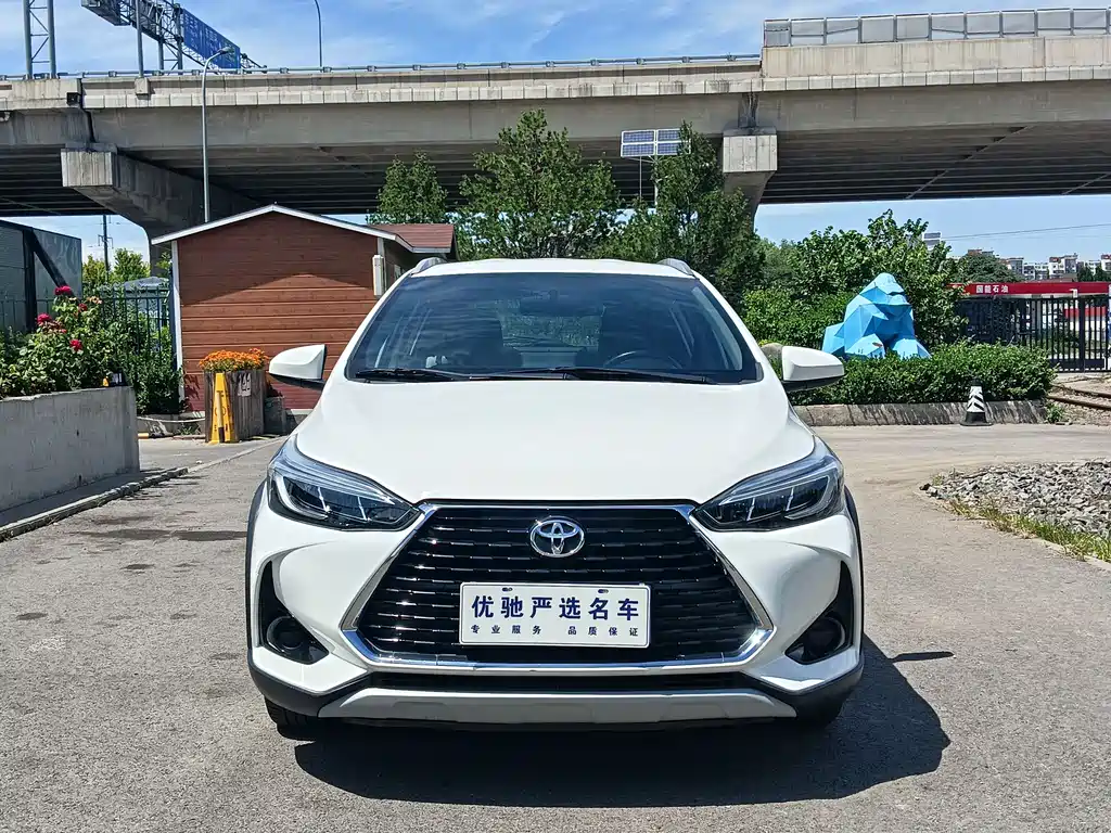Toyota Yaris L 2022