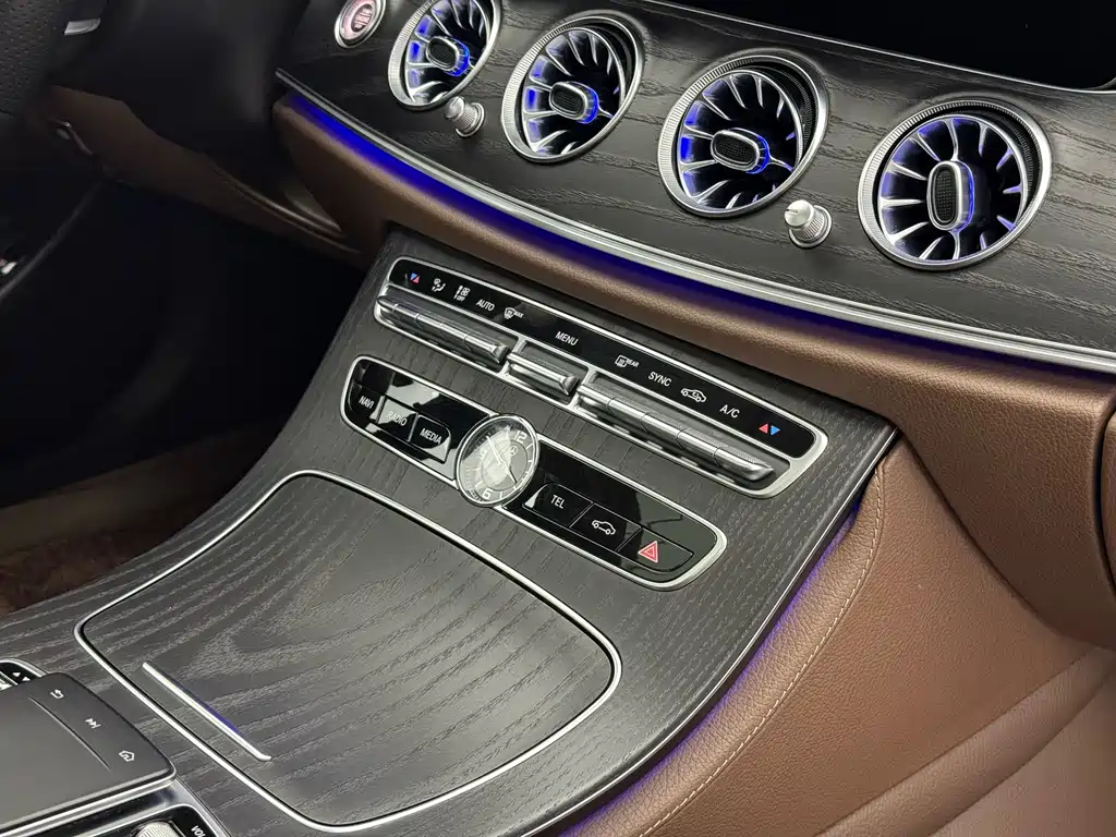 Mercedes-Benz E-Class 2020 — фото 22