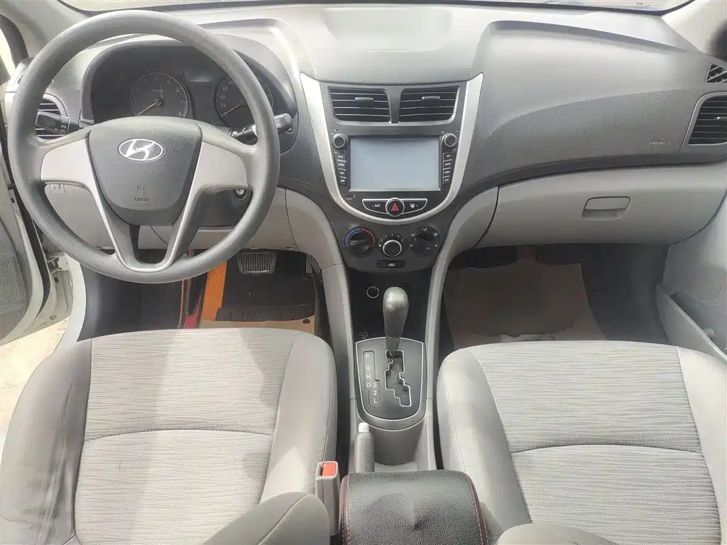 Hyundai Verna 2016 — фото 10