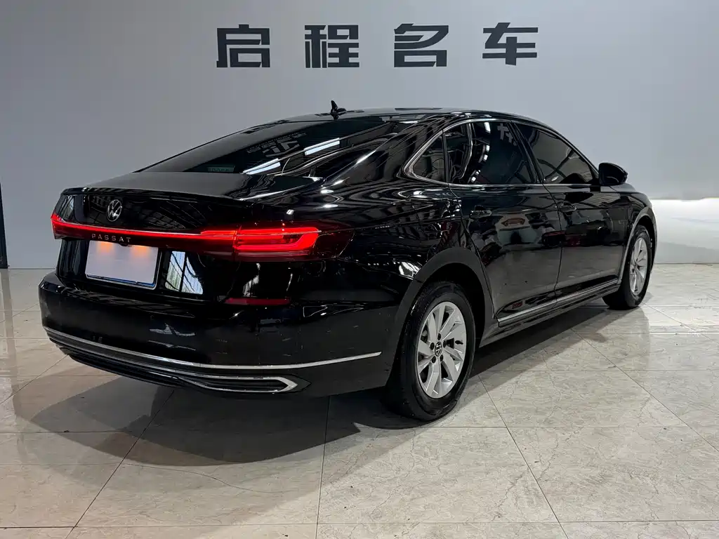 Volkswagen Passat 2023 — фото 4