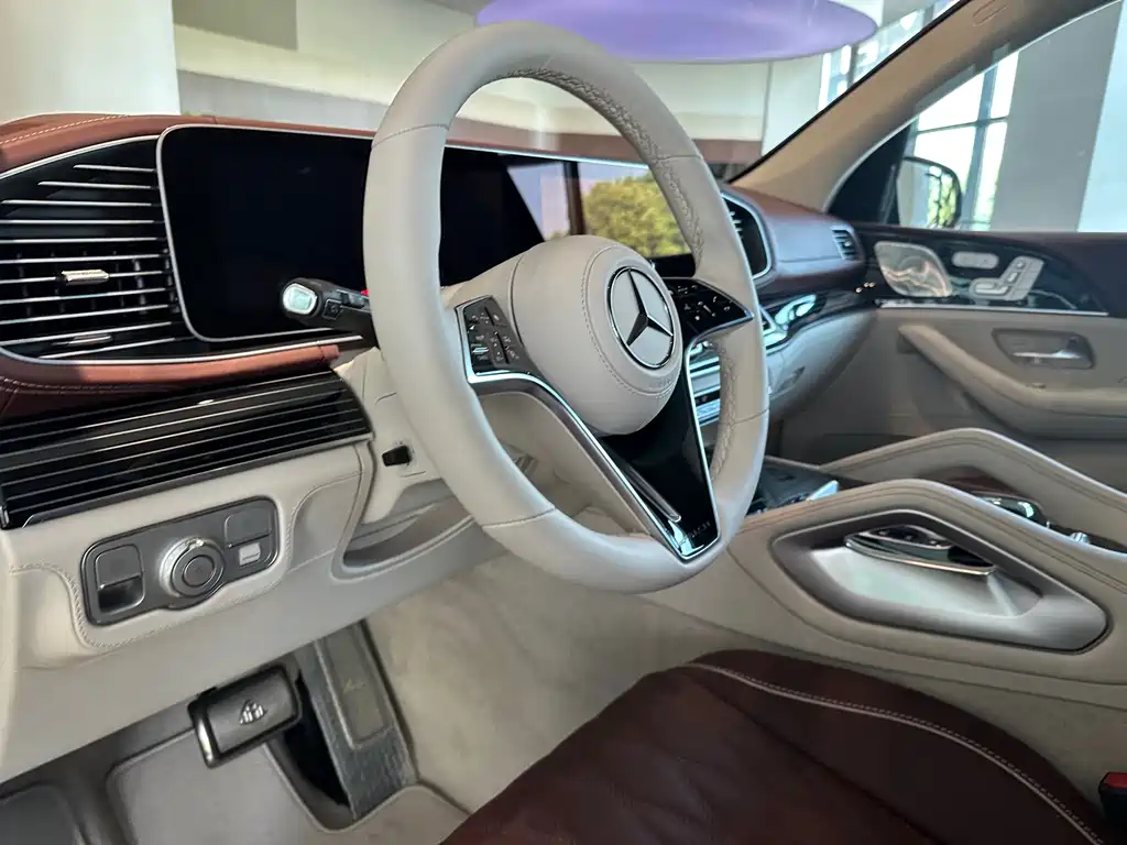 Mercedes-Benz GLS — фото 7