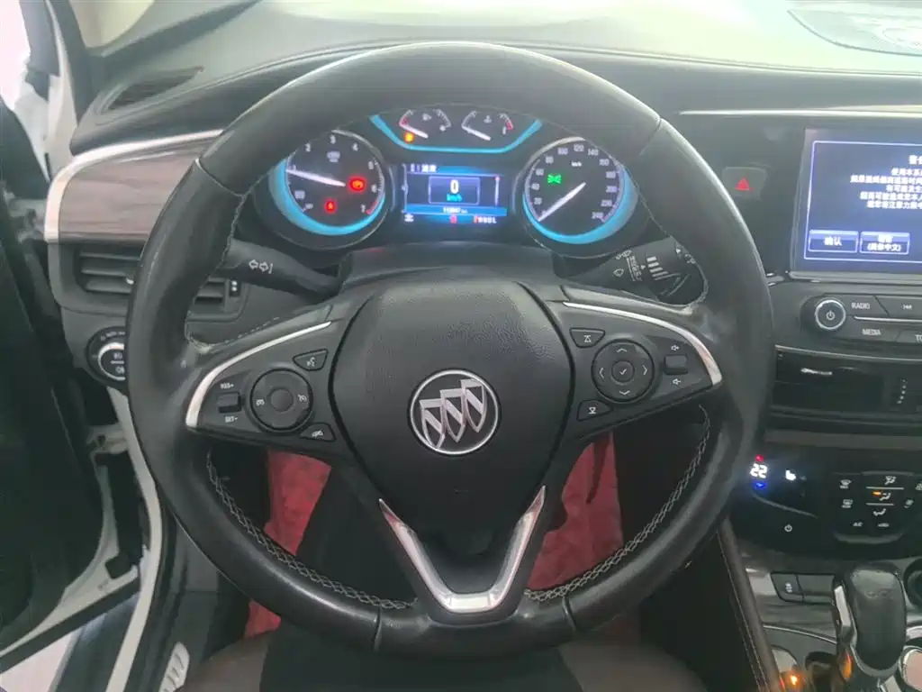Buick Envision Plus 2017 — фото 11