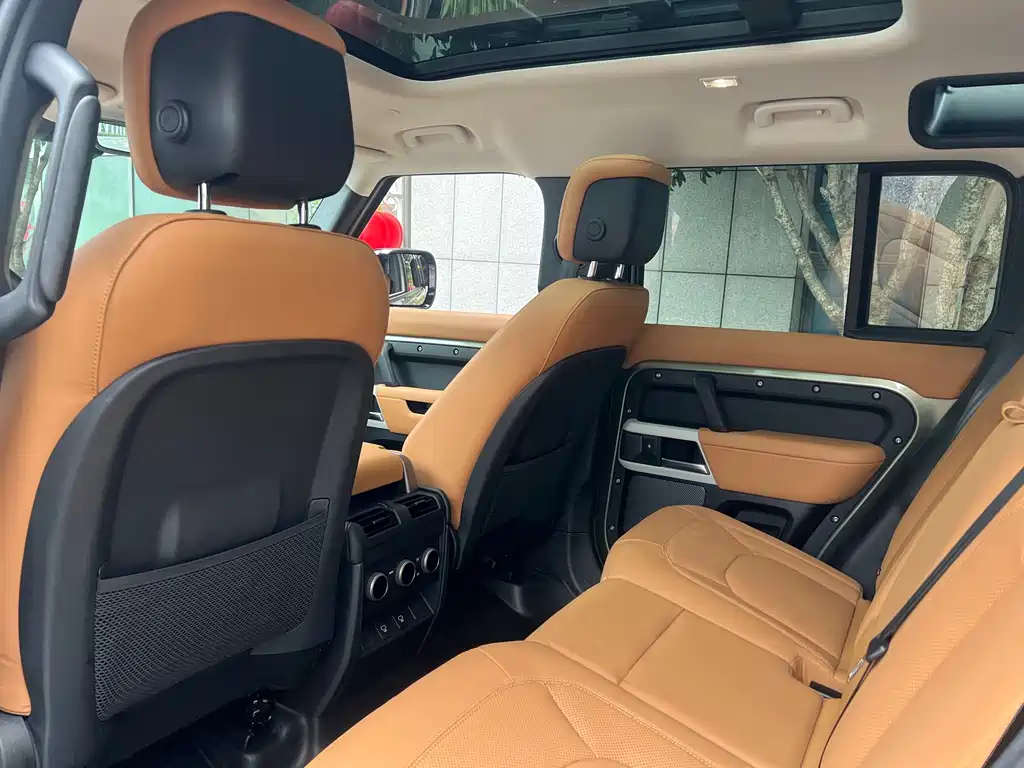 Land Rover Defender 2022 — фото 13