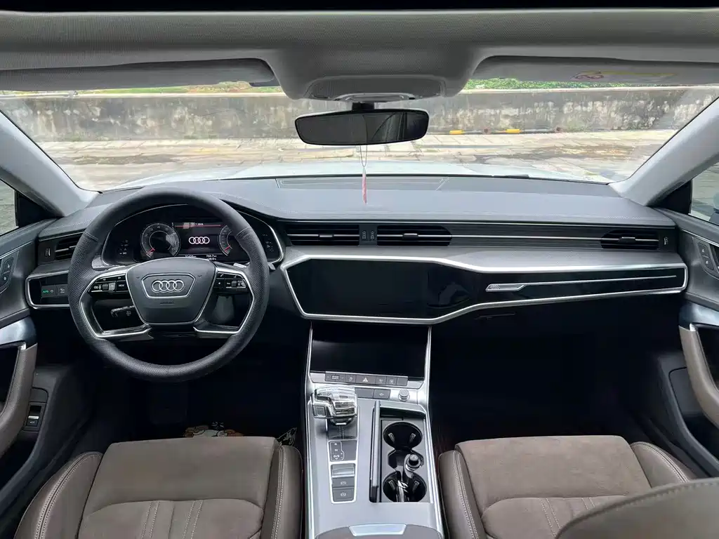 Audi A7L 2023 — фото 9