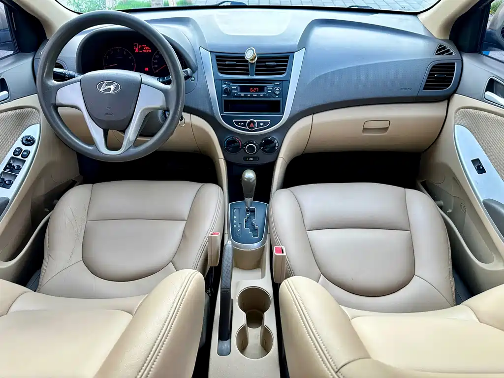 Hyundai Accent 2012 — фото 33