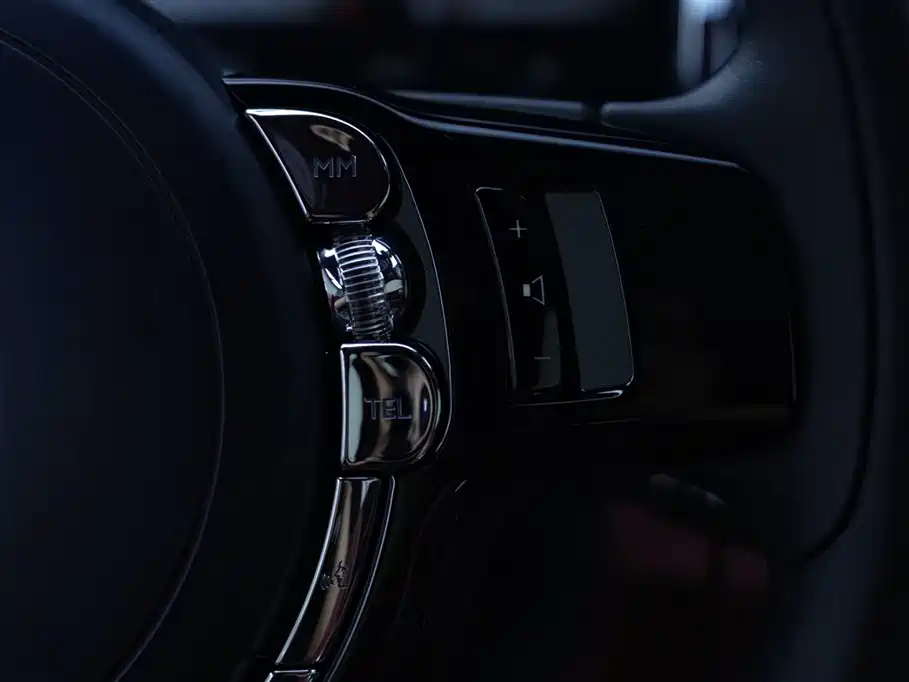 Rolls-Royce Wraith 2017 — фото 25