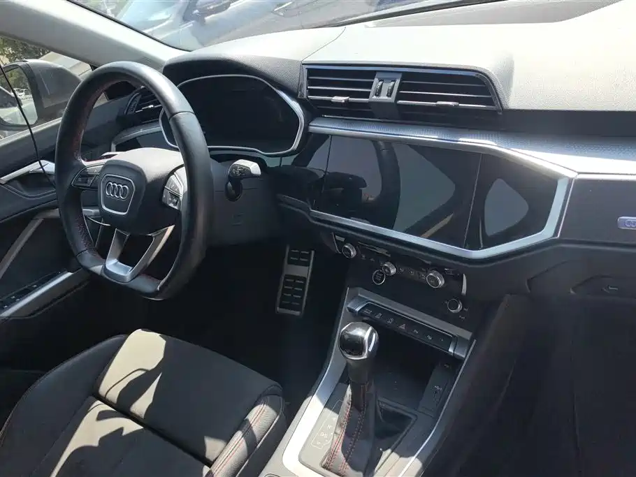 Audi Q3 2023 — фото 12