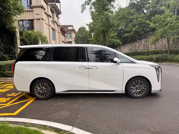 GAC Trumpchi M8 2023