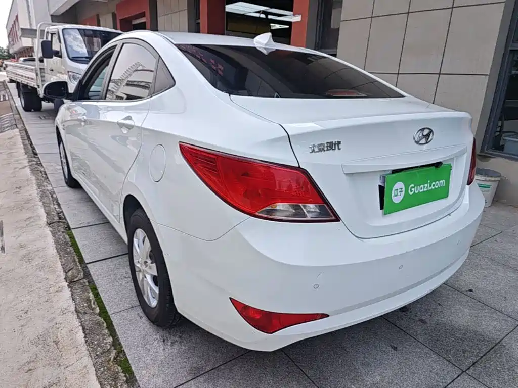 Hyundai Verna 2015