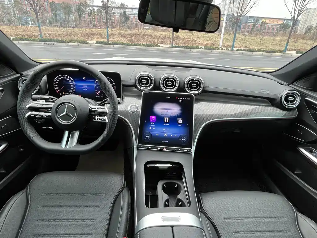 Mercedes-Benz C-Class 2025