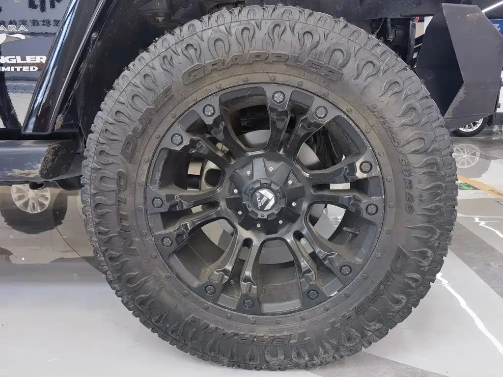 Jeep Wrangler 2016 — фото 21