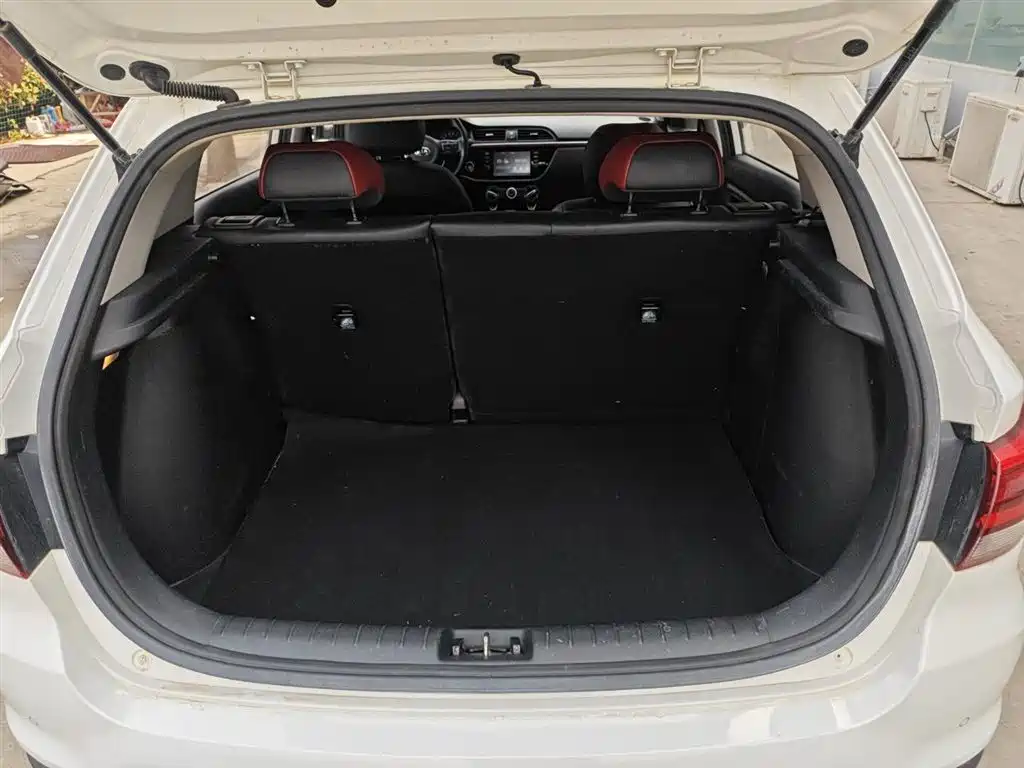 Kia KX Cross 2019 — фото 15