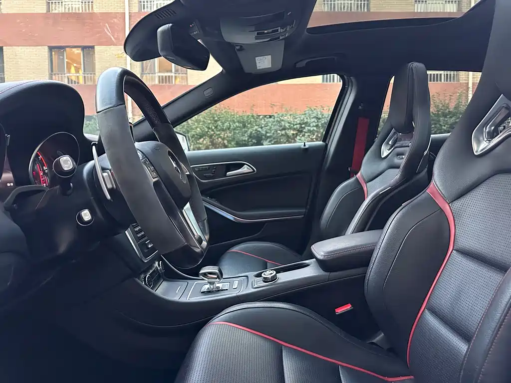 Mercedes-Benz GLA AMG 2015 — фото 22