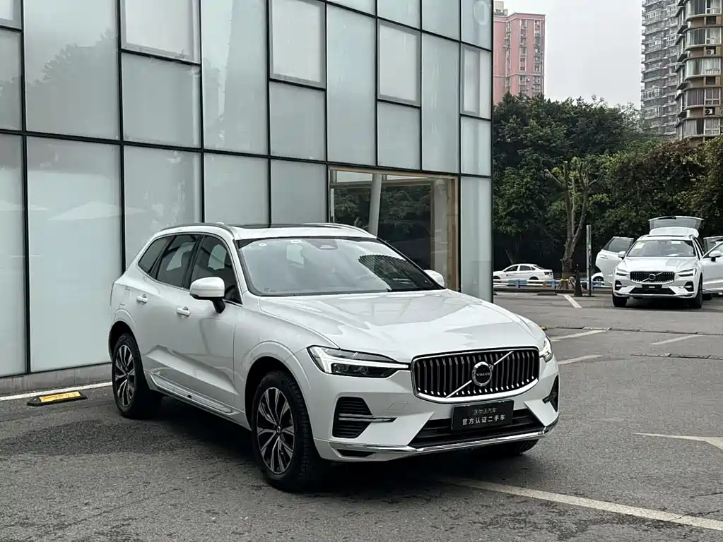 Volvo XC60 2023 — фото 17