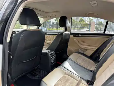 Volkswagen Sagitar 2015