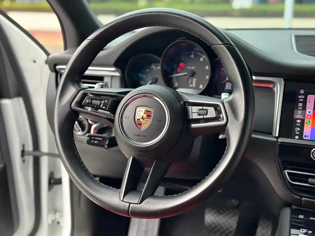 Porsche Macan 2022 — фото 16