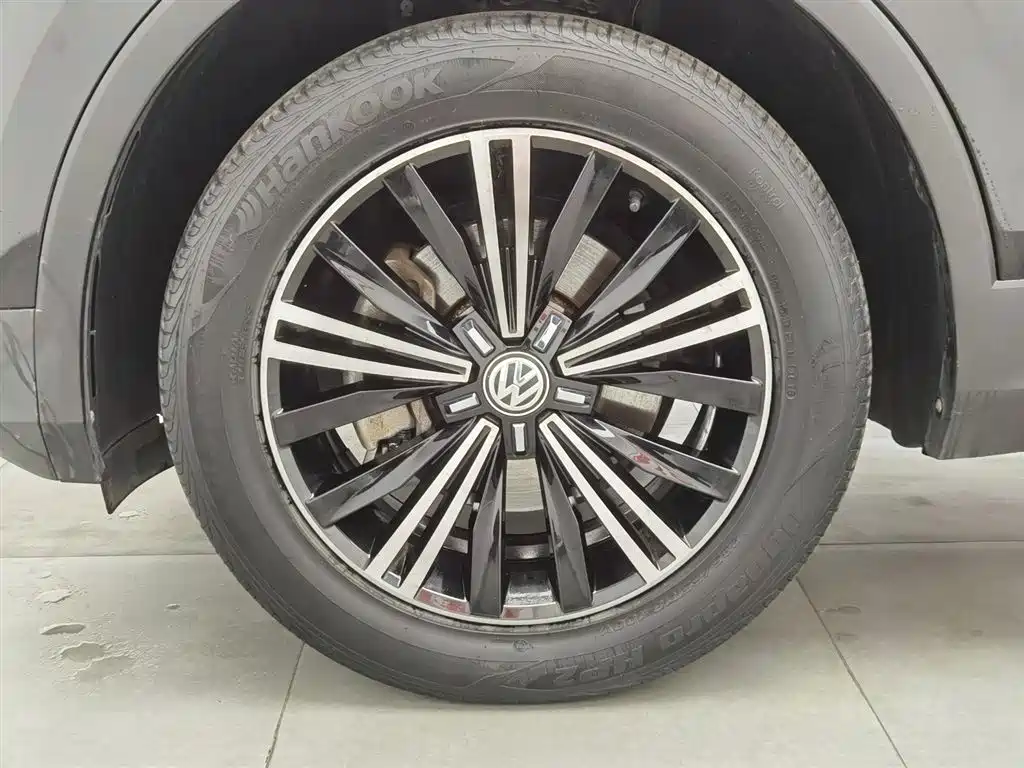 Volkswagen Tiguan L 2020 — фото 17