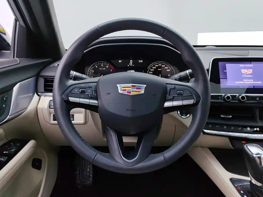 Cadillac CT4 2024 — фото 15