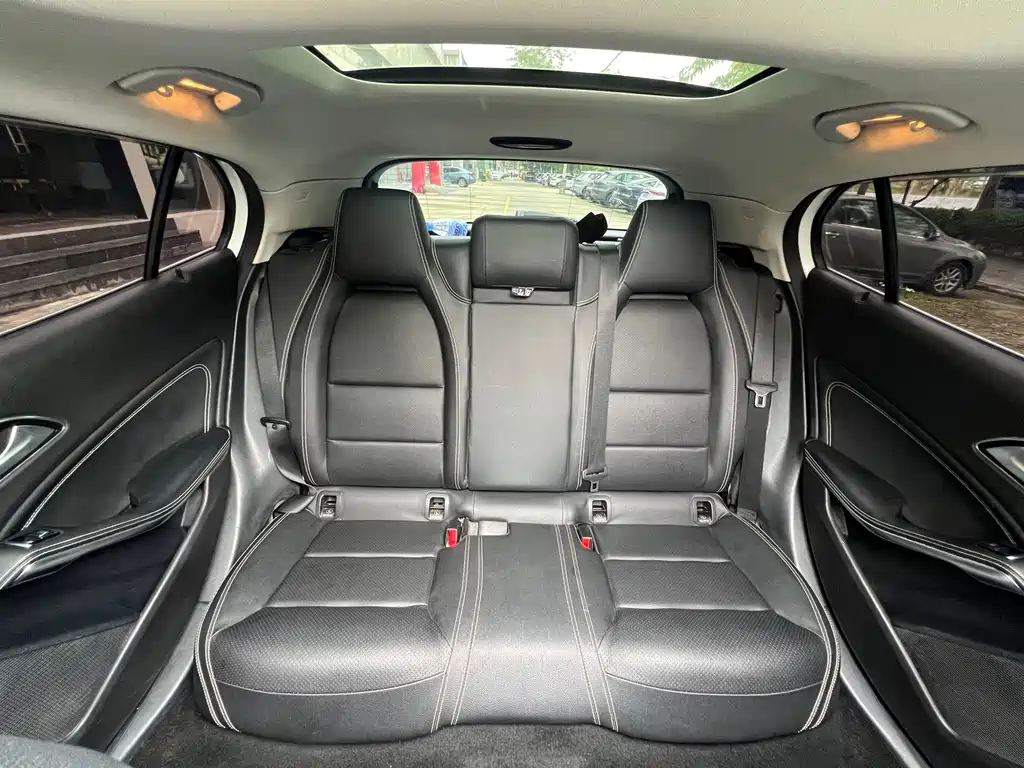 Mercedes-Benz GLA 2017 — фото 14