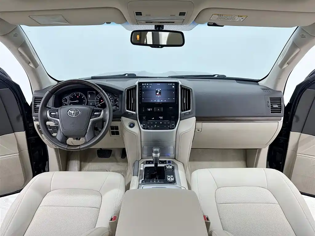 Toyota Land Cruiser 2020 — фото 11